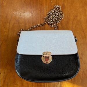 Genuine Leather Black & White Vintage Bag w/Gold Crossbody or Shoulder Chain.